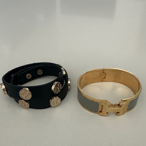 Gold and Black Bracelet Set - Picture 4 of 5